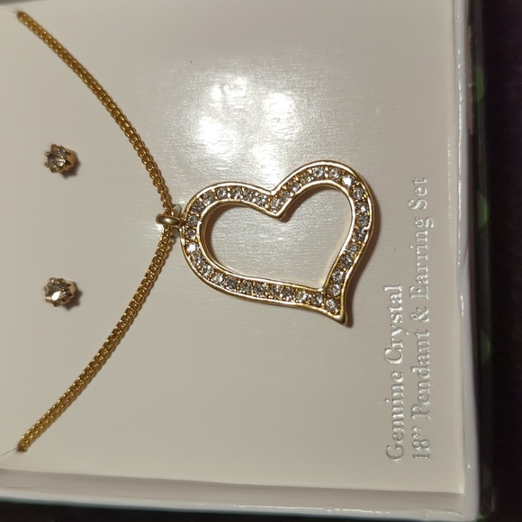 Rhinestone heart necklace and earring set - Picture 2 of 3
